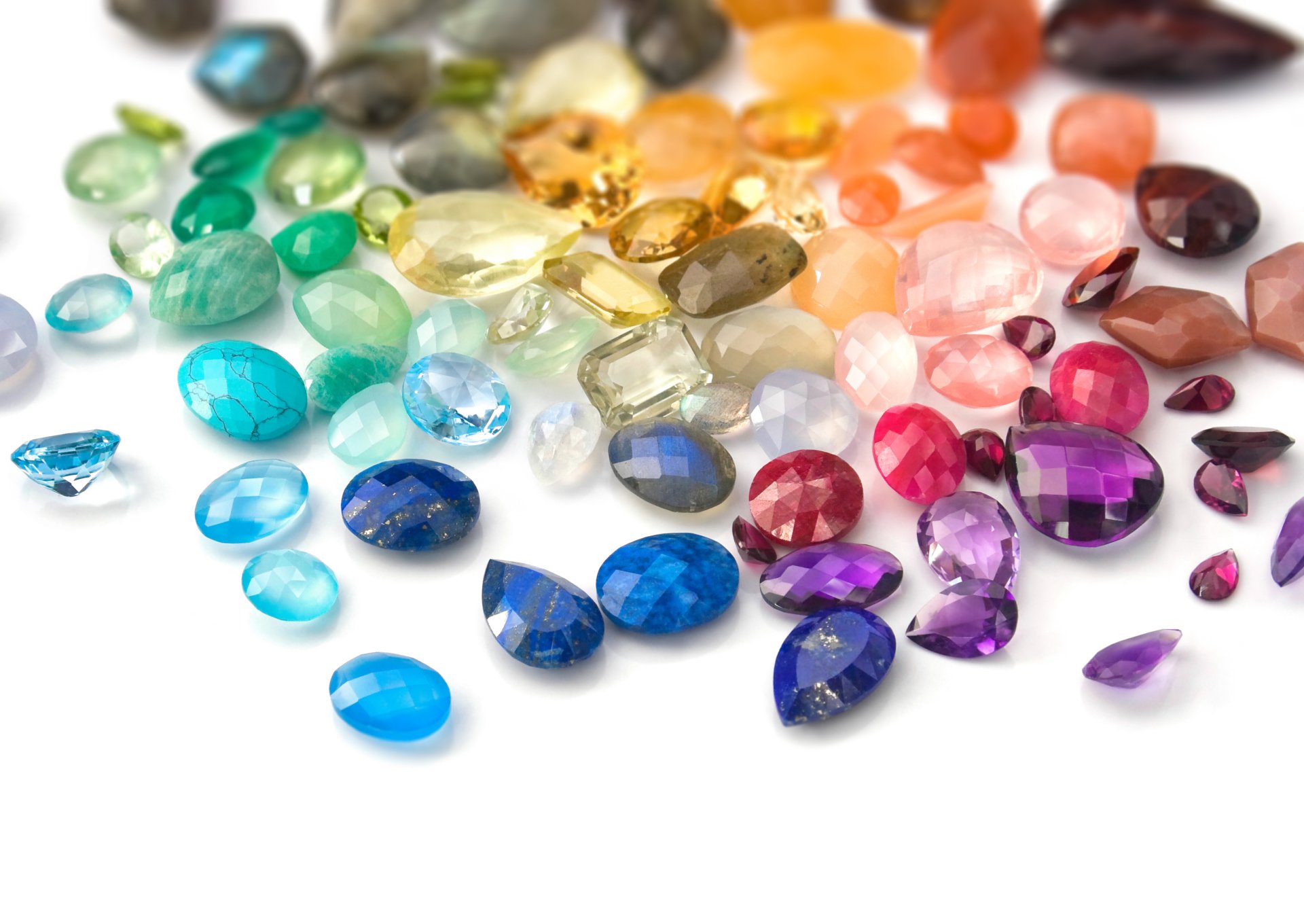 Create Great Gemstone Combinations With the Color Wheel