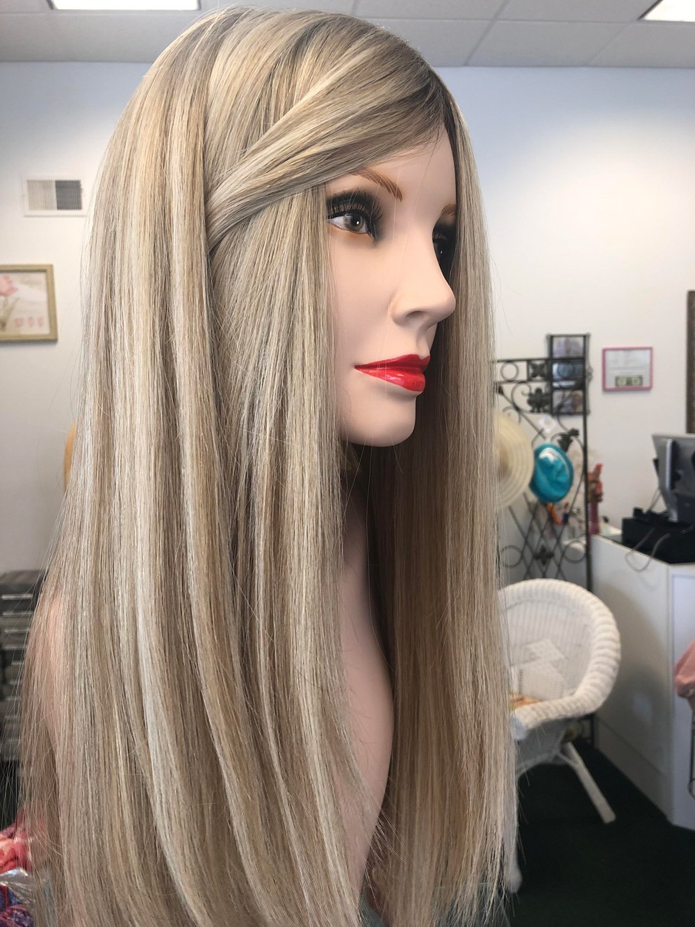 Vibrant Lovely Layed Wig Shop Moment for Your Screen Vibrant Lovely Layed Wig Shop Moment for Your Screen