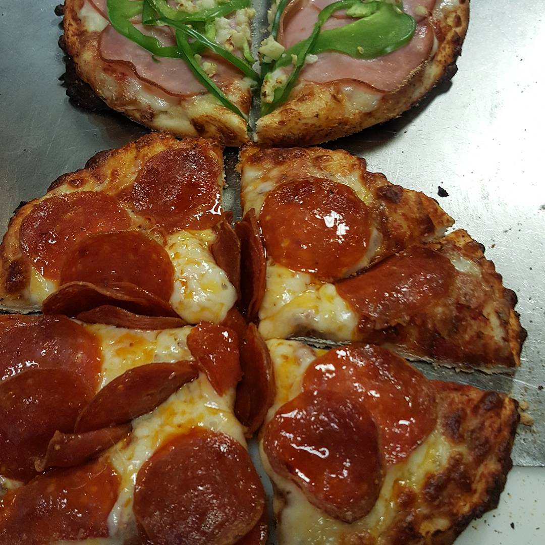 Pizza, Sandwiches, Salads, Beer & More Walnut Creek, CA Pinky’s