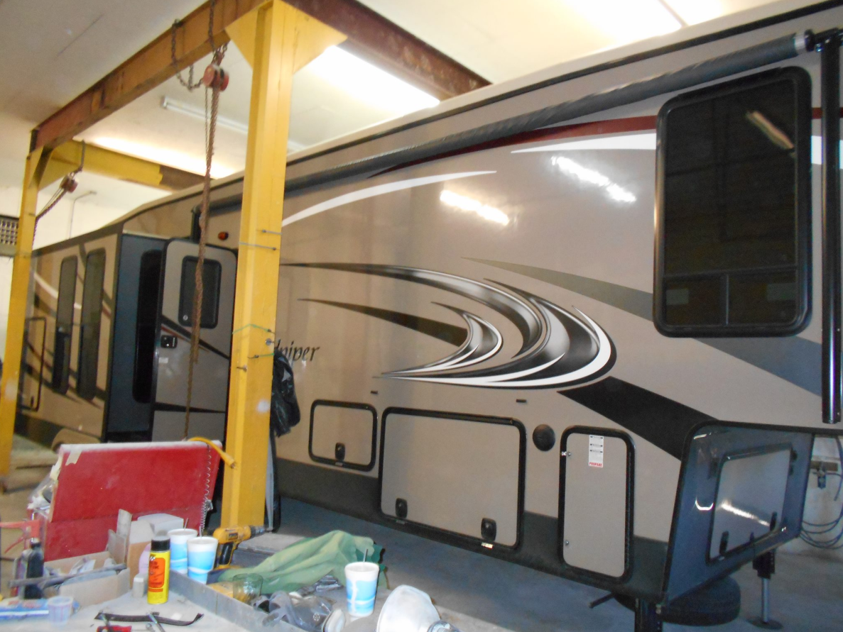 RV Fiberglass Repair l Camdenton, MO l Big Boy Fiberglass Repair
