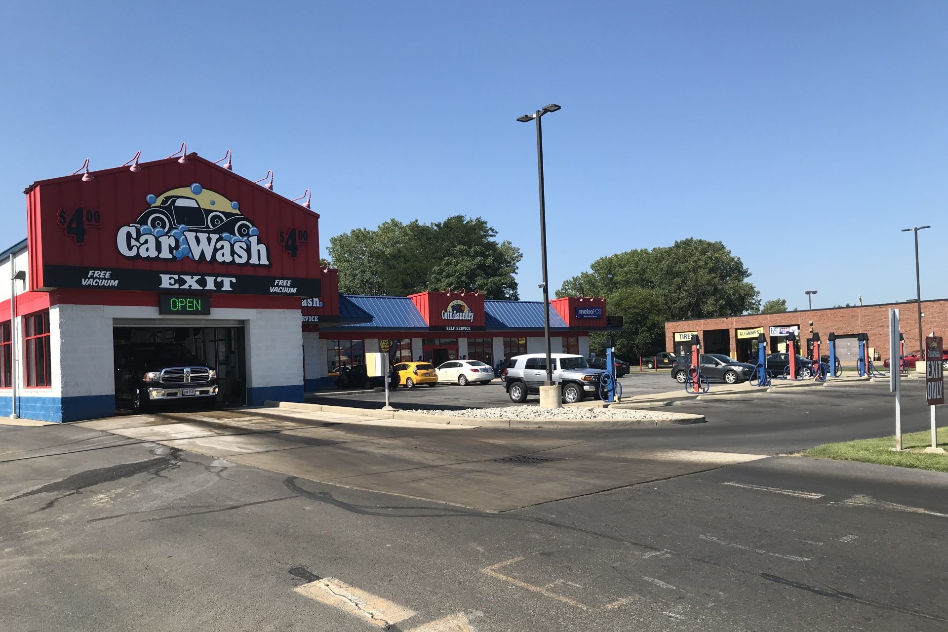 Automatic Car Wash Sandusky, OH Clean Scene