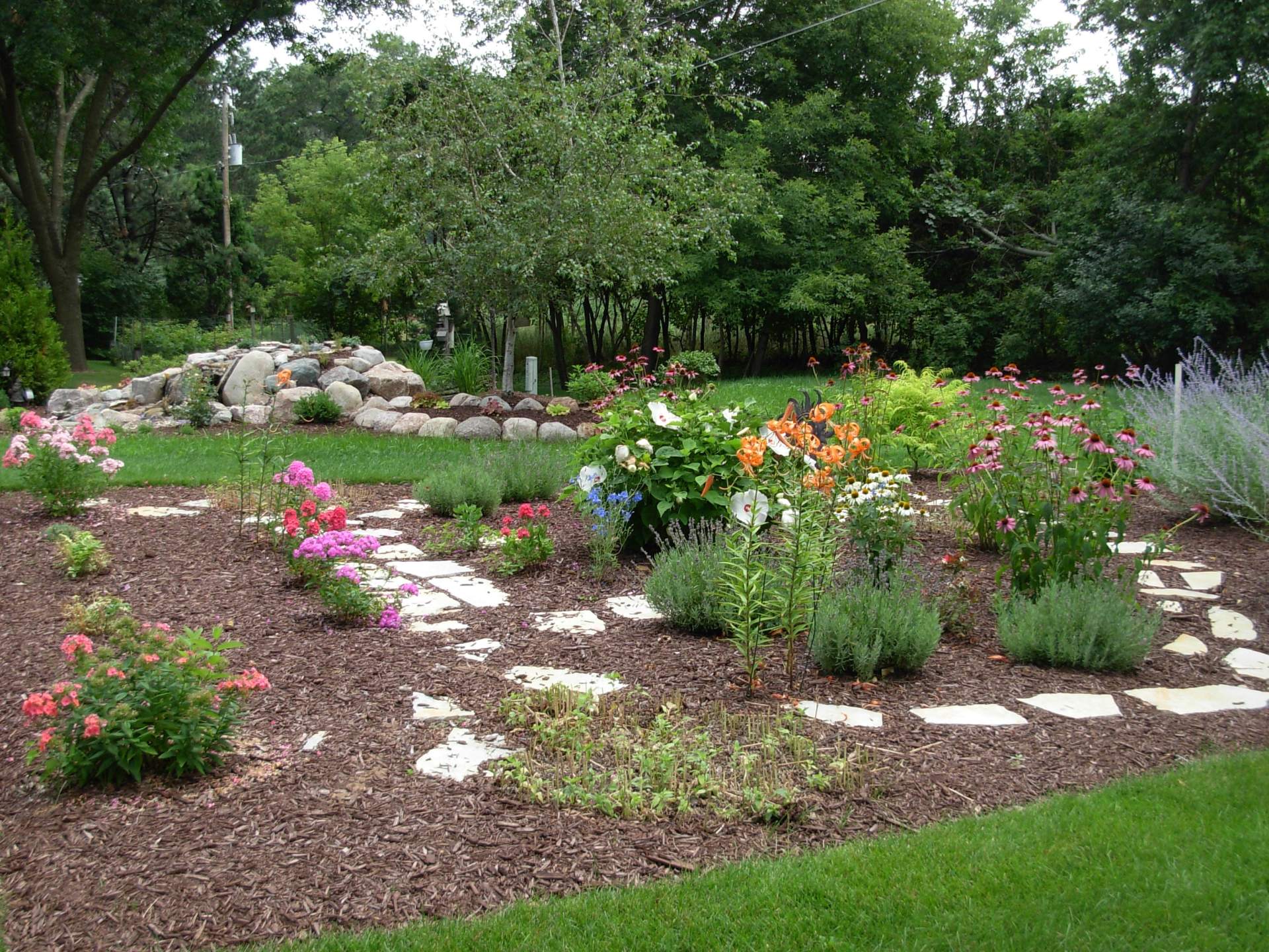 plantbedsandsoftscapes Green Bay, WI JM Landscaping LLC