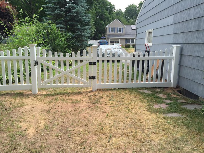 Professional Fencing East Longmeadow, MA GMH Fence Co.