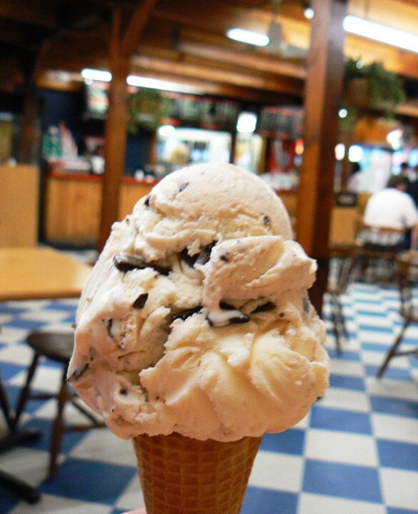 Quality Food Since 1951 Manchester, NH Goldenrod Restaurant DriveIn