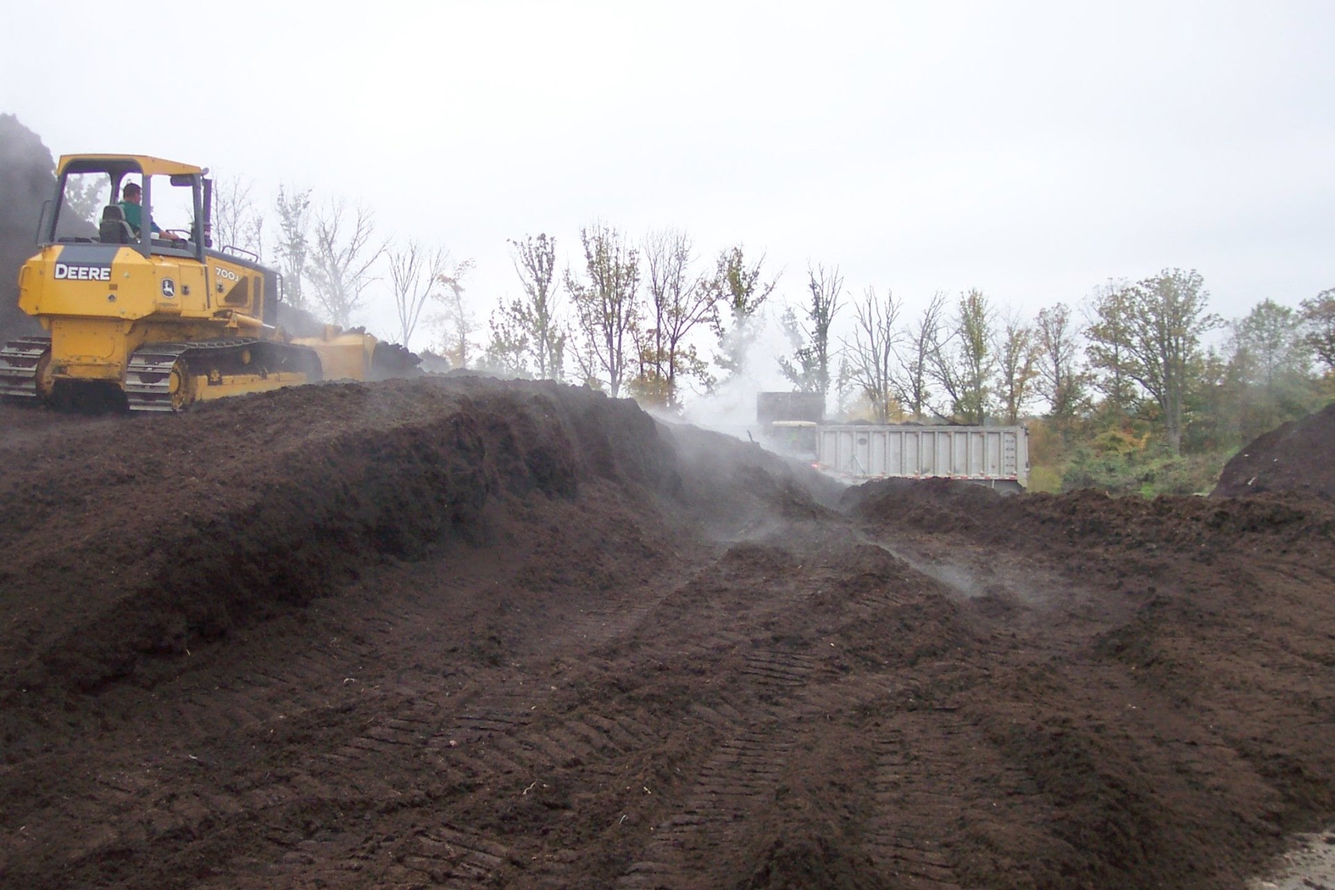 Topsoil & Compost Providers Poland, OH Elliott’s Garden Center