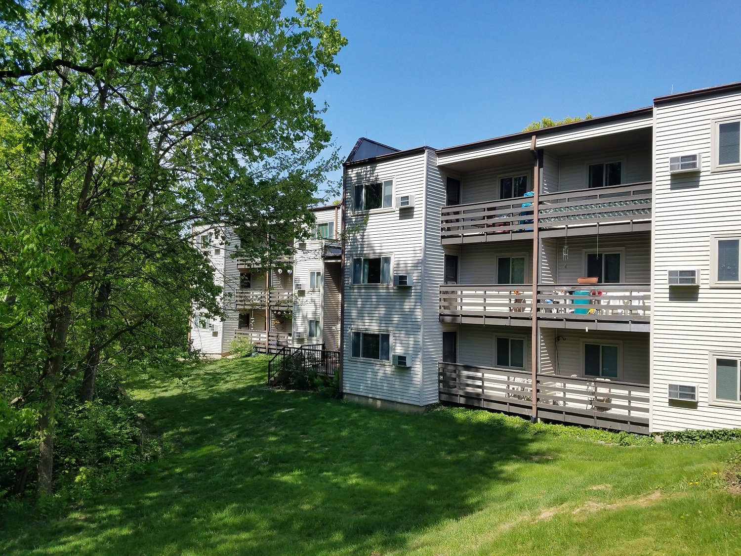 Apartment Photos Peoria, IL Cedars of Lebanon
