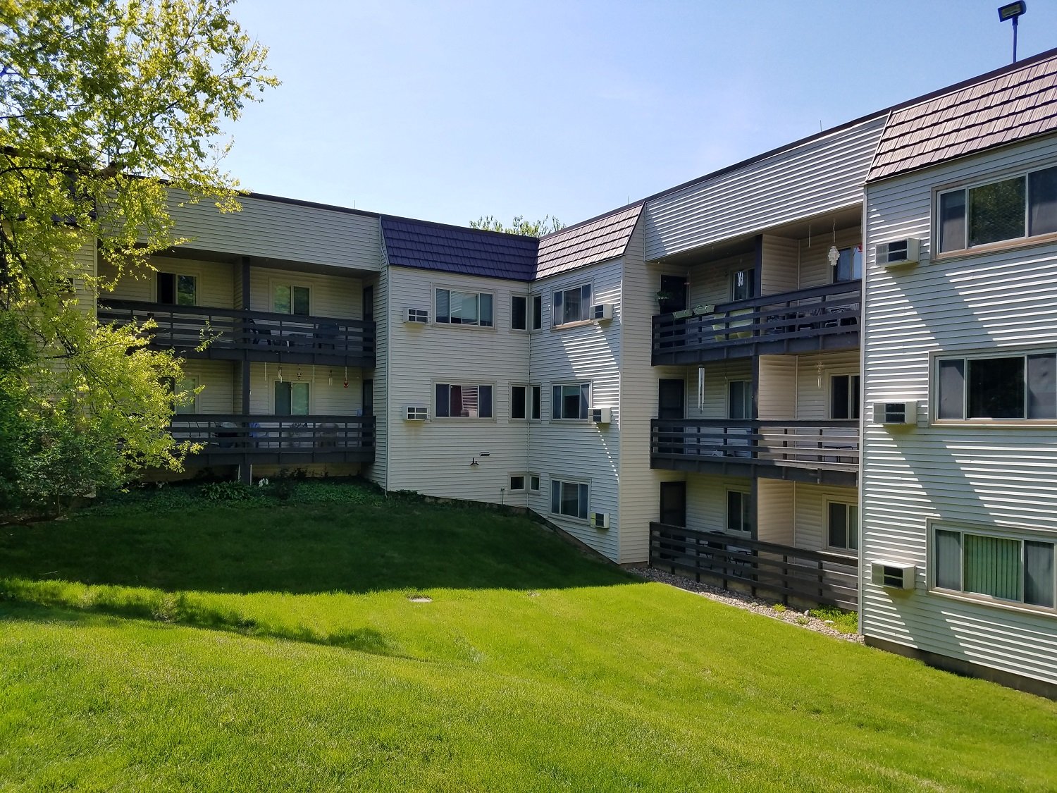 Apartment Complex Peoria, IL Cedars of Lebanon