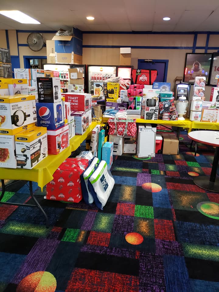 Bowling Columbus, OH Holiday Lanes