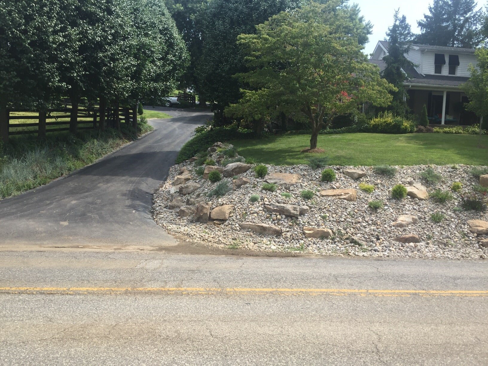 Gravel Lexington, KY Diamond Pond / Kentucky Garden and Fountain