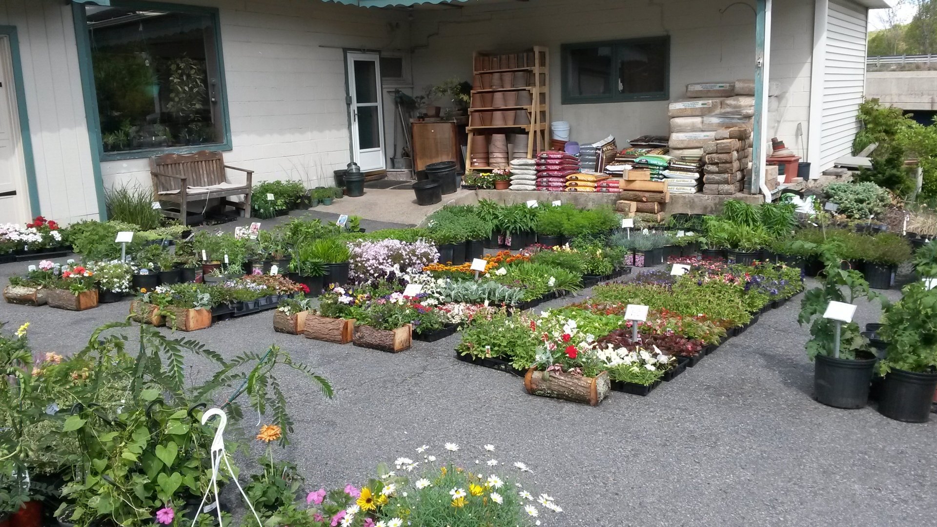 Garden Center| Pittston, PA | Midway Garden Center & Landscaping