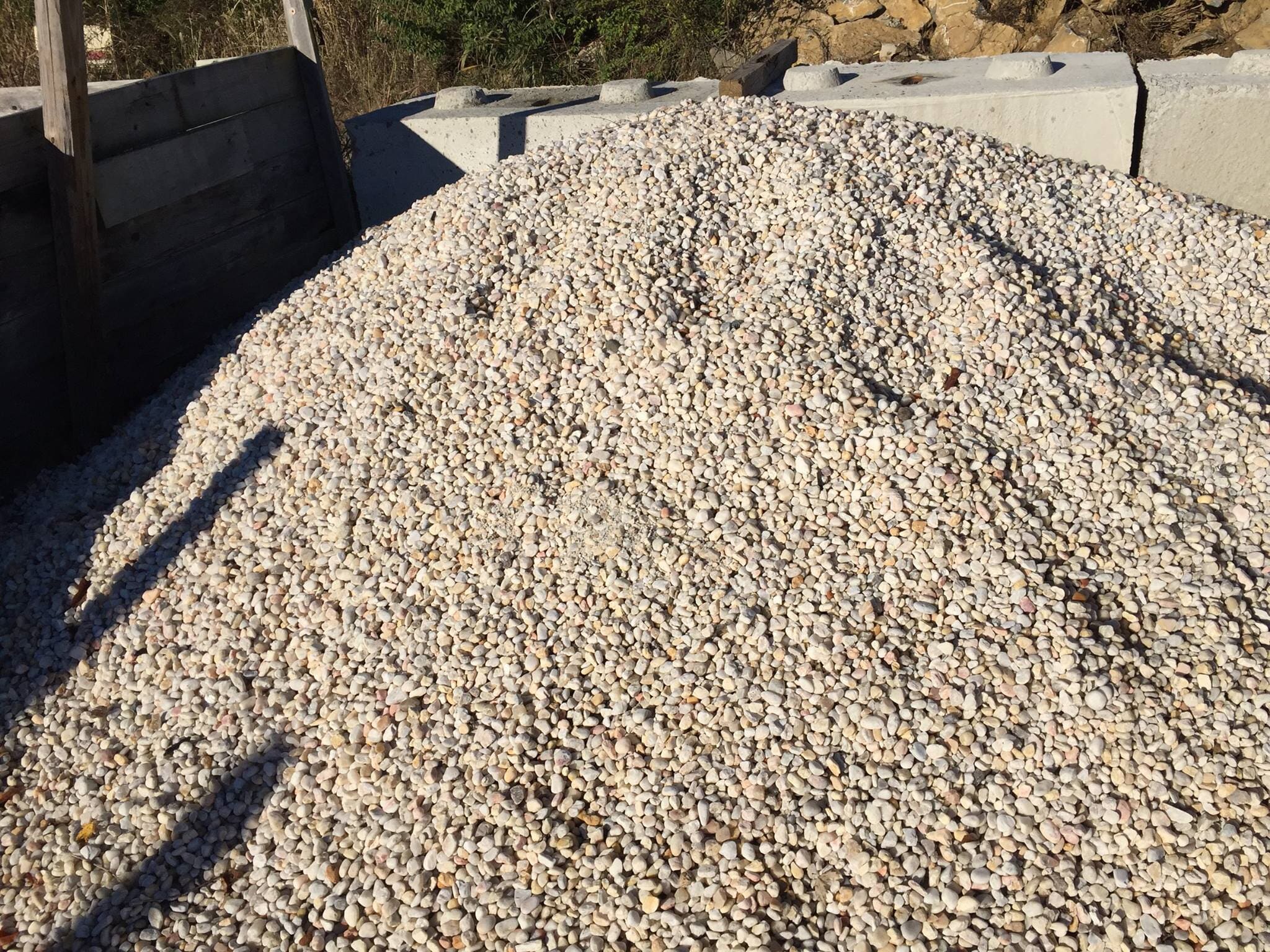 Gravel Lexington, KY Diamond Pond / Kentucky Garden and Fountain