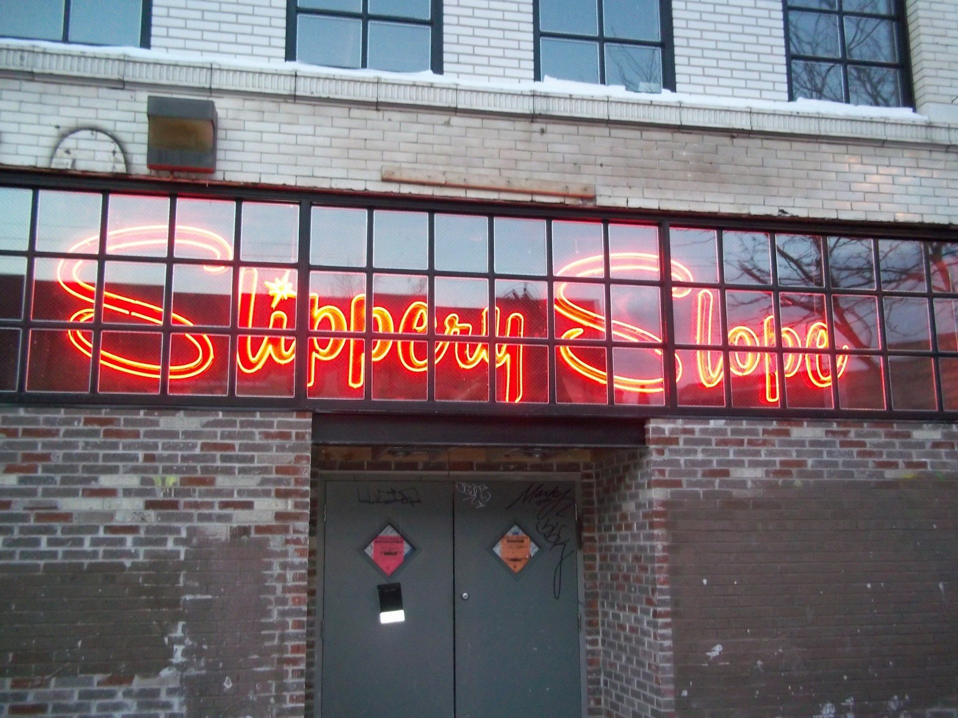 Custom Sign Installation Chicago, IL Best Neon Sign
