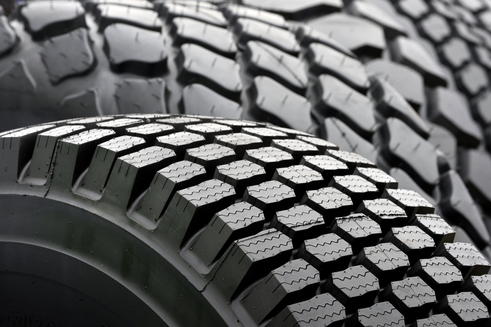 Tire Shop Birmingham, AL Forestdale Tire & Wheel Inc.