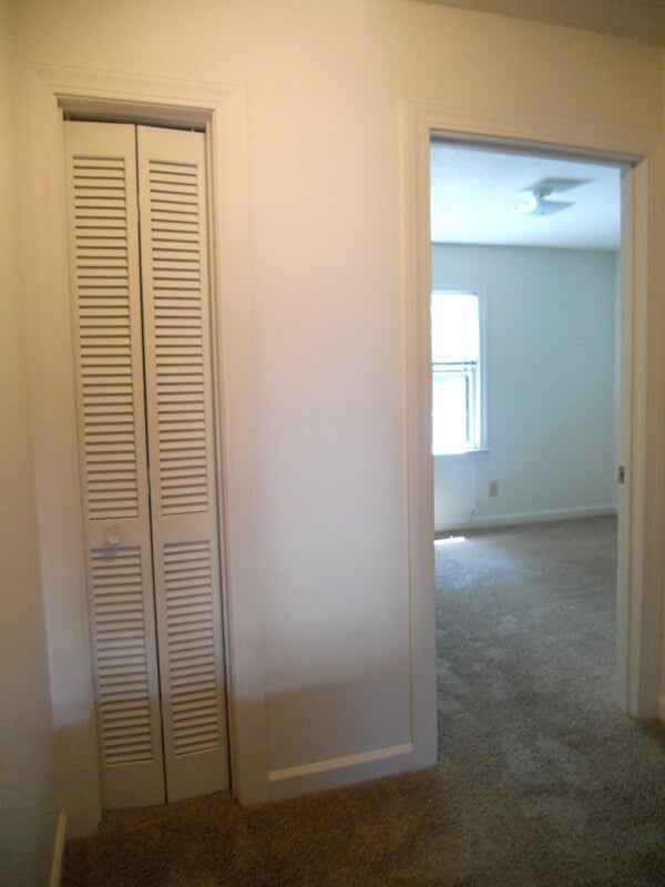 Fox Ridge Apartments in provides 1 and 2 bedroom townhomes in Hickory, NC.