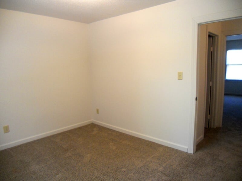 Fox Ridge Apartments in provides 1 and 2 bedroom townhomes in Hickory, NC.