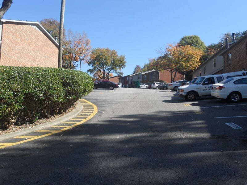 Fox Ridge Apartments in provides 1 and 2 bedroom townhomes in Hickory, NC.