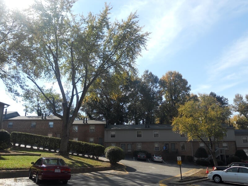 Fox Ridge Apartments in provides 1 and 2 bedroom townhomes in Hickory, NC.